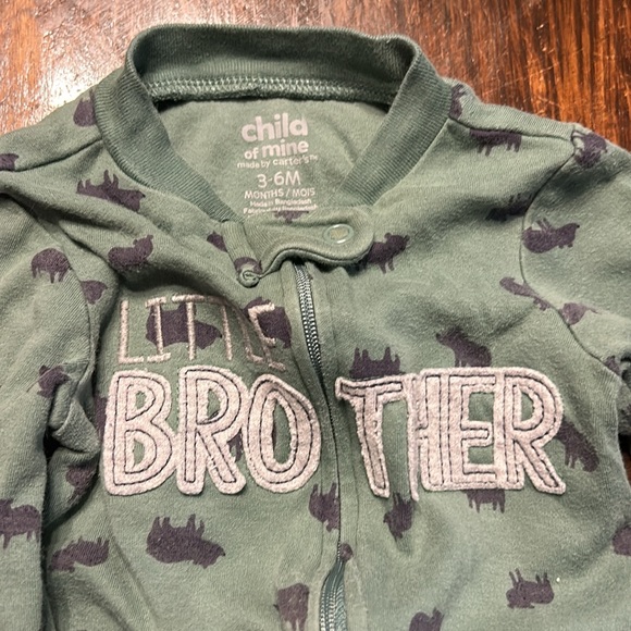 Set of 3 different brand 3-6 months baby outfits. - Picture 4 of 9